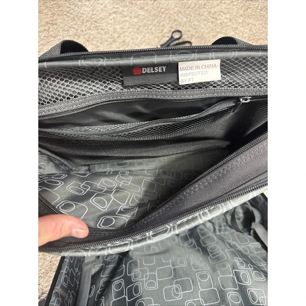Delsey Super Lite Trolley Travel Tote Rolling Luggage Black 22718BK EUC Carry On